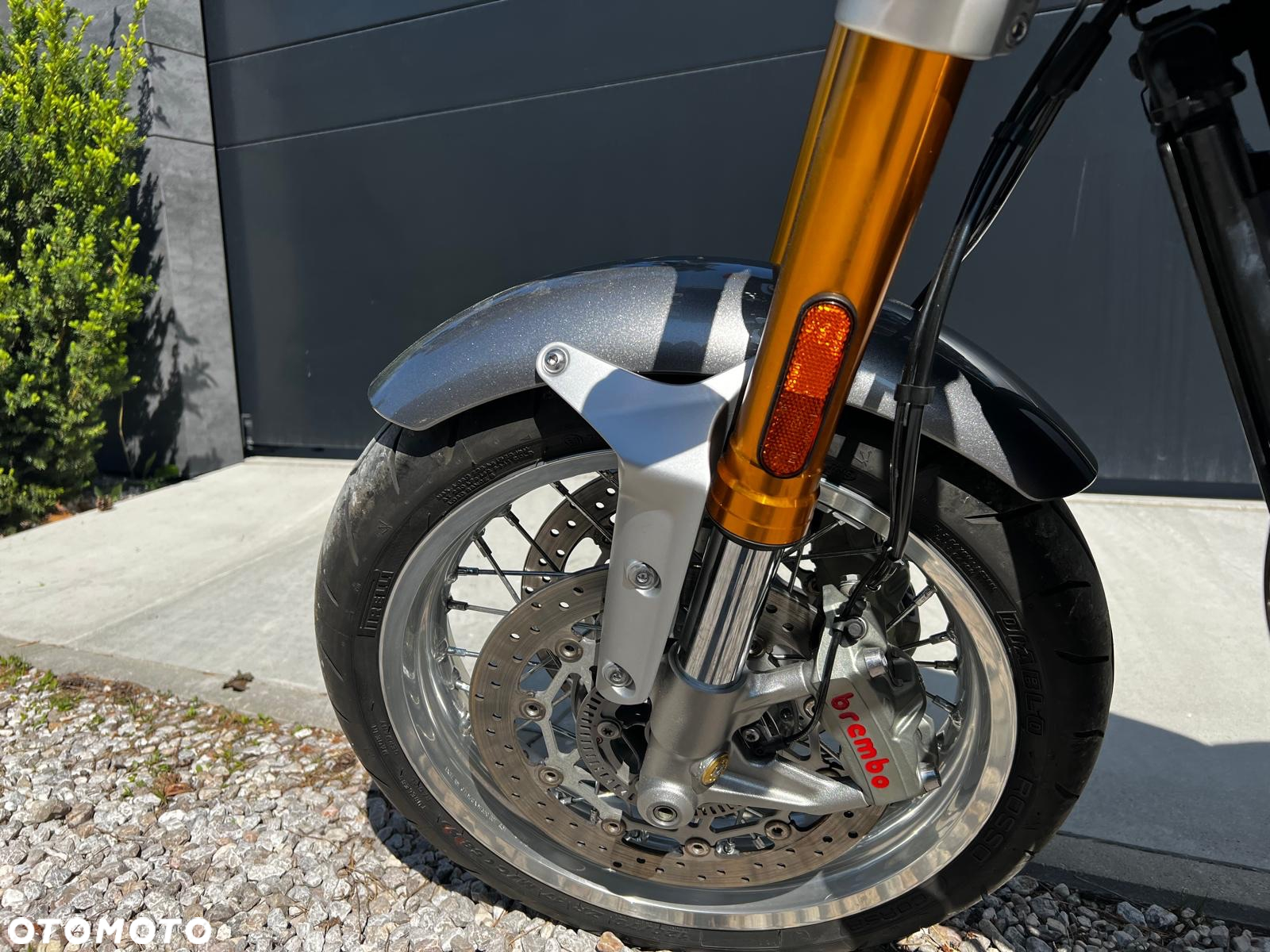 Triumph Thruxton - 15