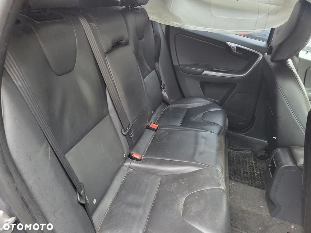 Volvo XC 60 D3 Drive-E Momentum - 12