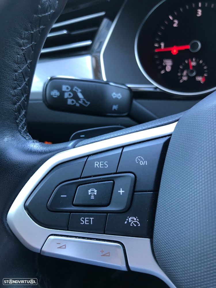 VW Passat Variant 2.0 TDI Business DSG - 30