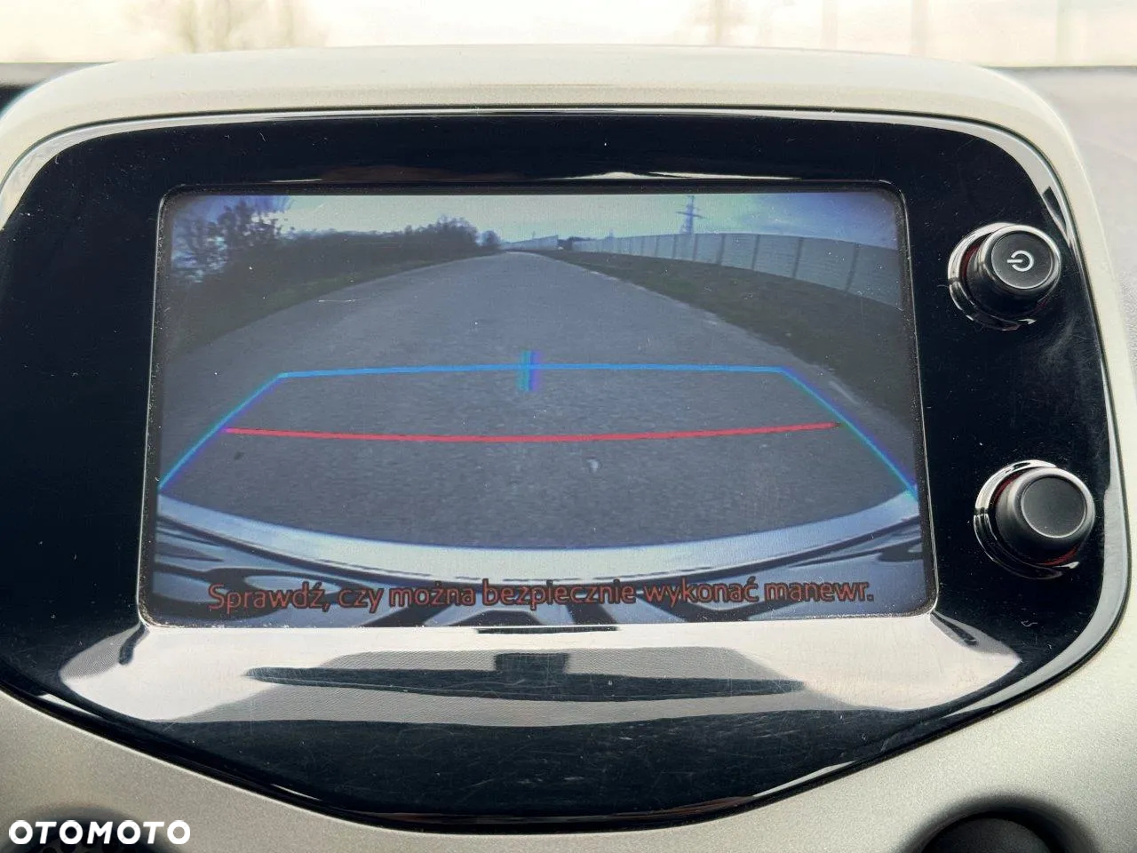 Toyota Aygo x-play - 13