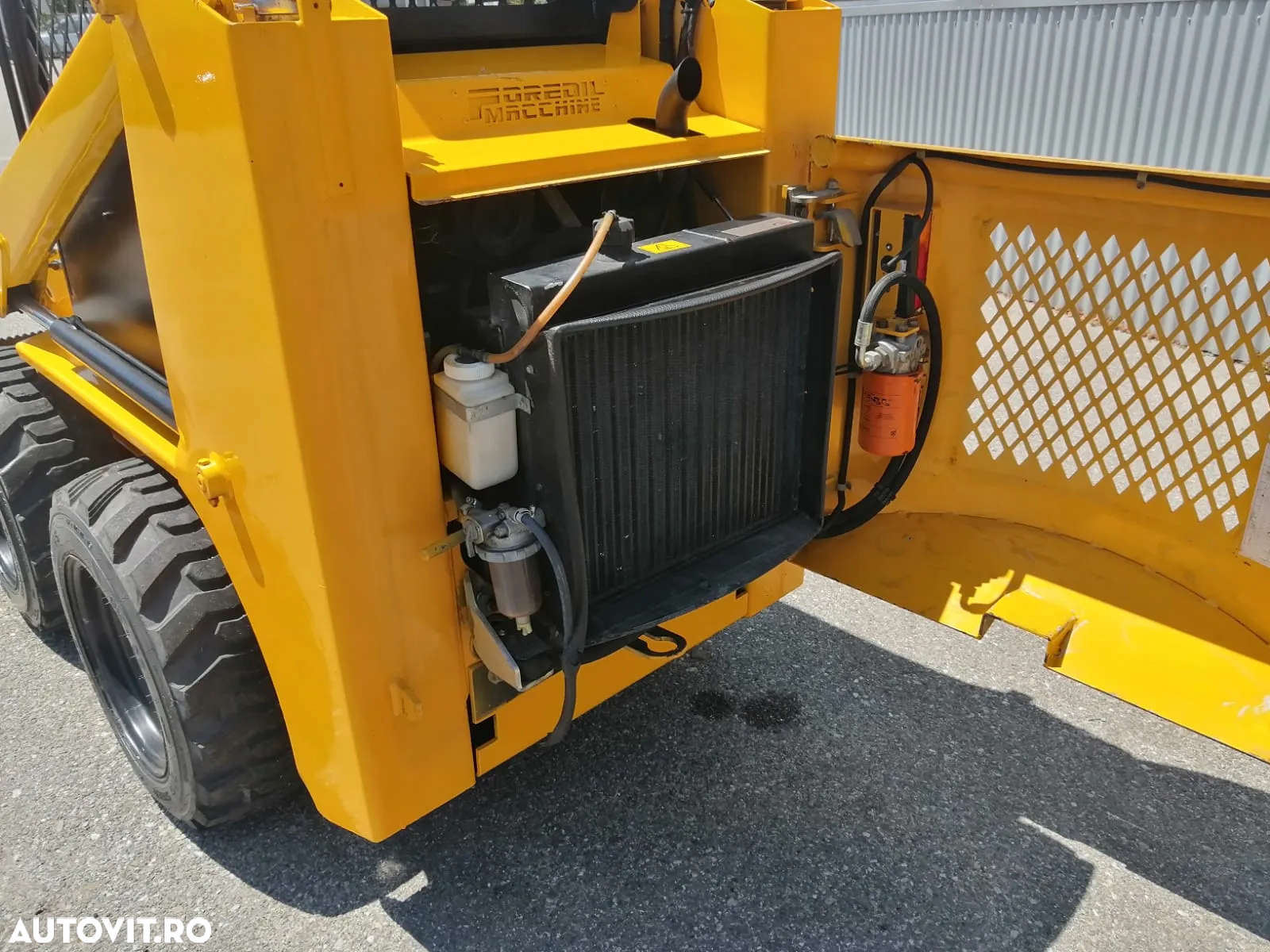 Bobcat MINIINCARCATOR FRONTAL PNEU RIGID RAM ITALIA - 17