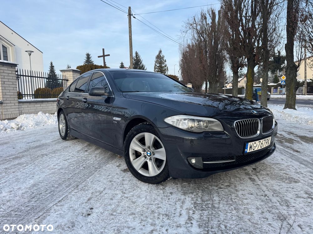 BMW Seria 5 528i xDrive - 6