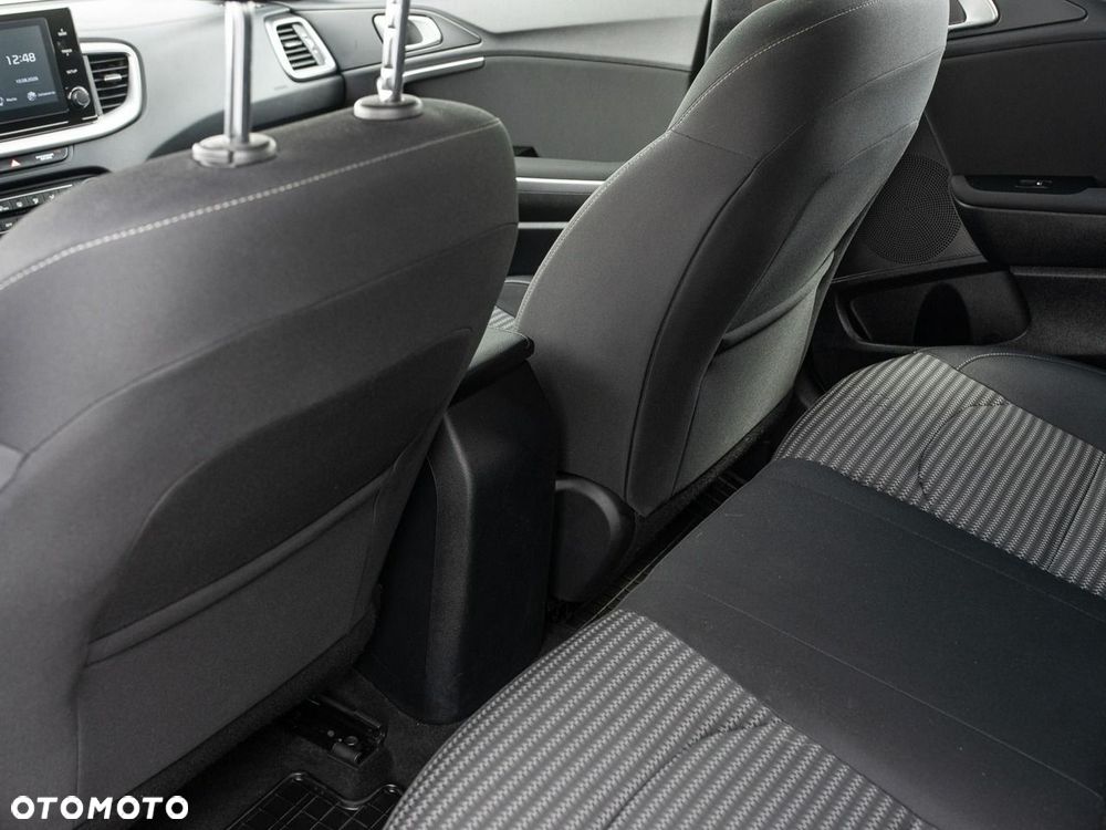 Kia Ceed 1.5 T-GDI M - 23