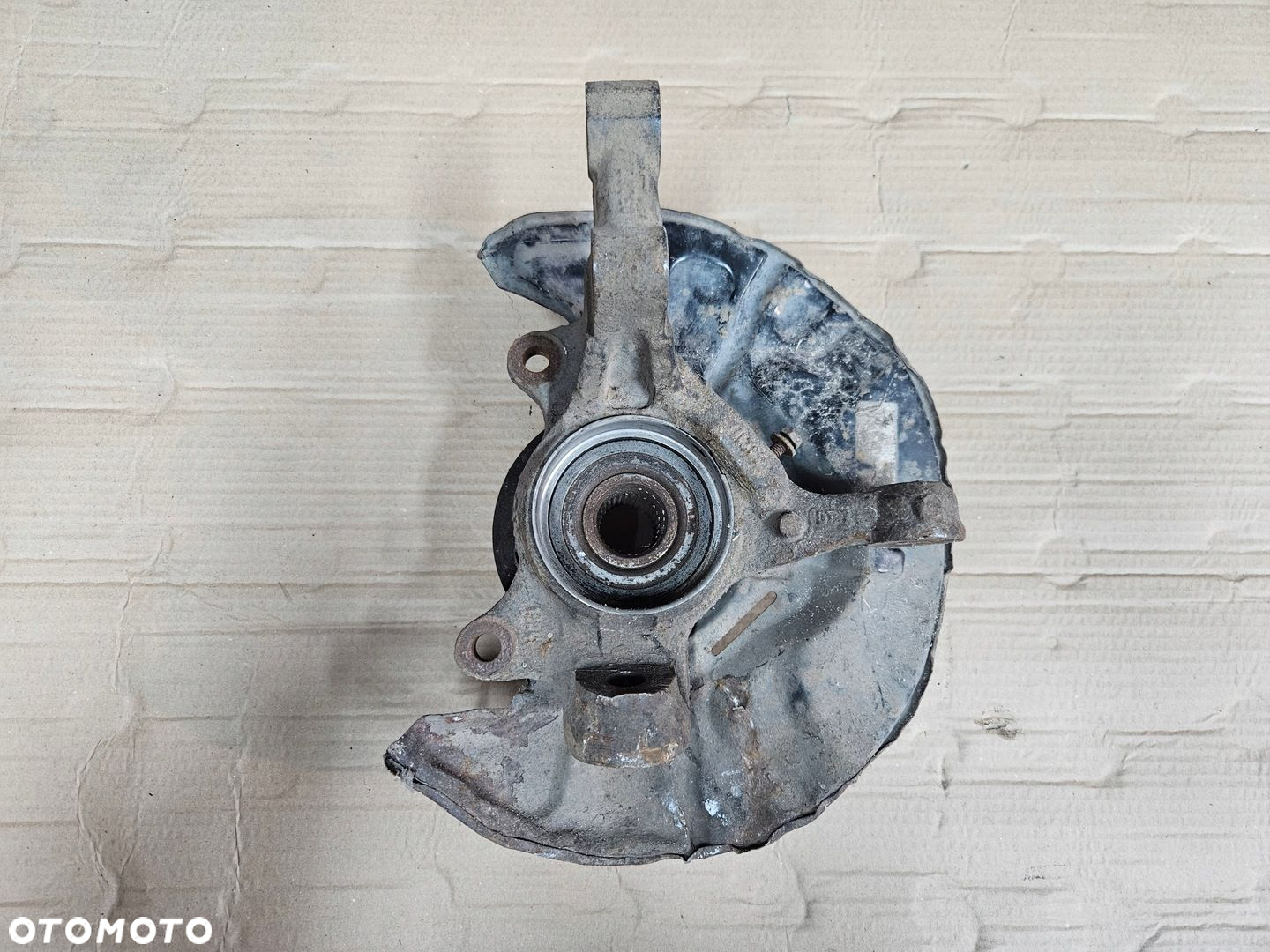 TOYOTA COROLLA VERSO 04-08 2.2 ZWROTNIA PIASTA PRAWY PRZÓD - 2