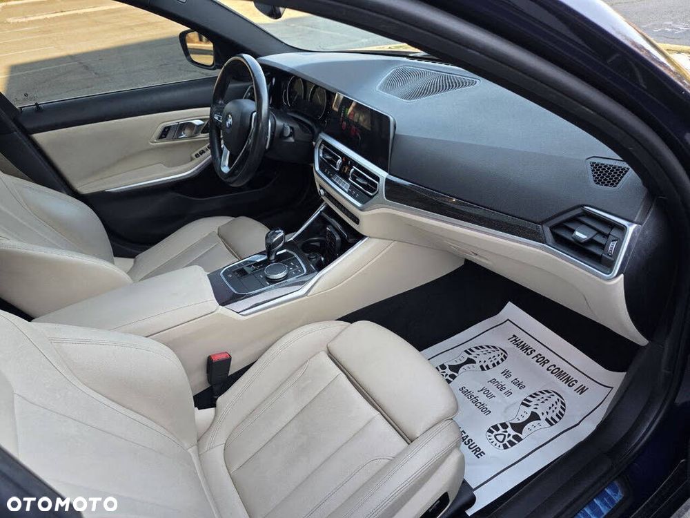 BMW Seria 3 330i Luxury Line - 10