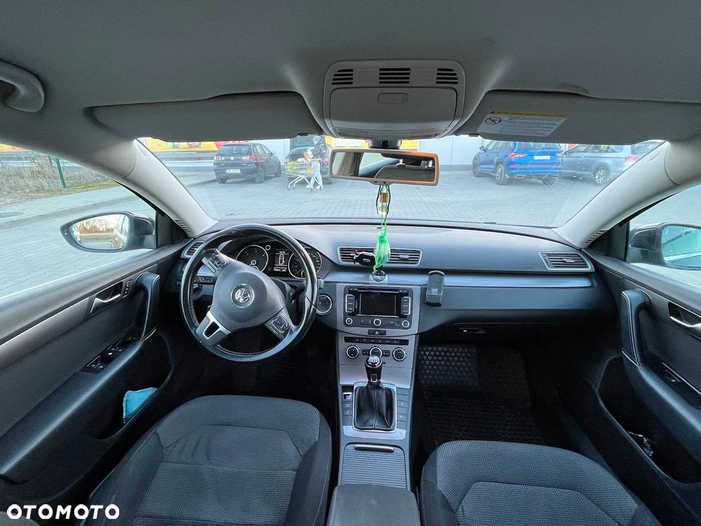 Volkswagen Passat 1.6 TDI BlueMotion Technology Comfortline - 4