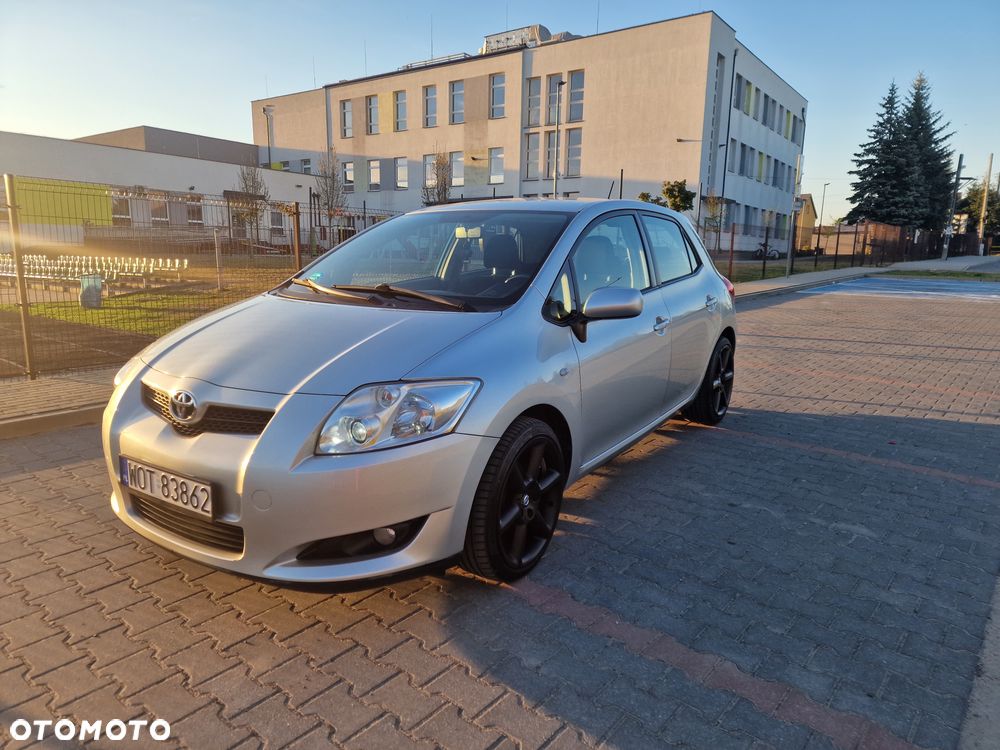 Toyota Auris - 1