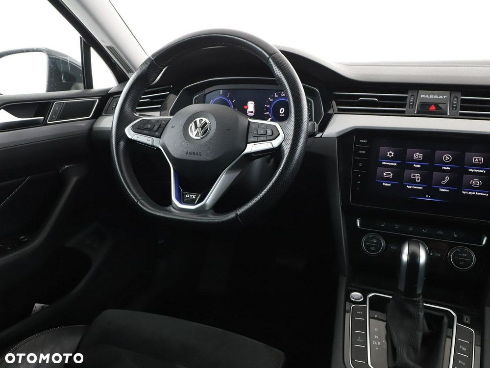 Volkswagen Passat - 16