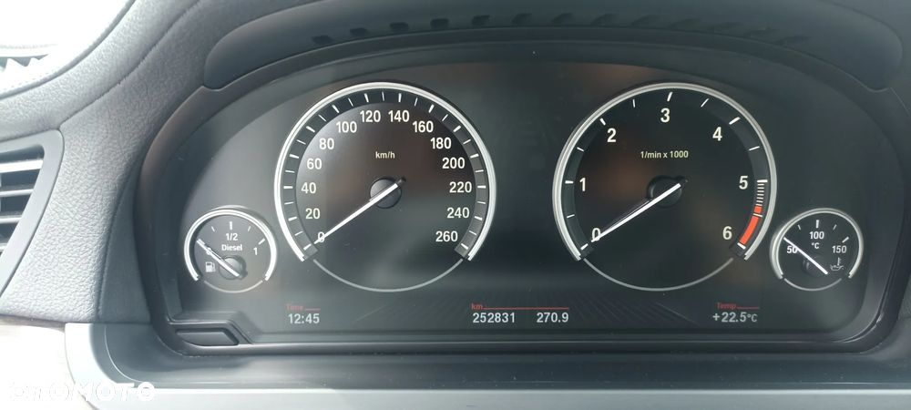 BMW Seria 7 730d - 32