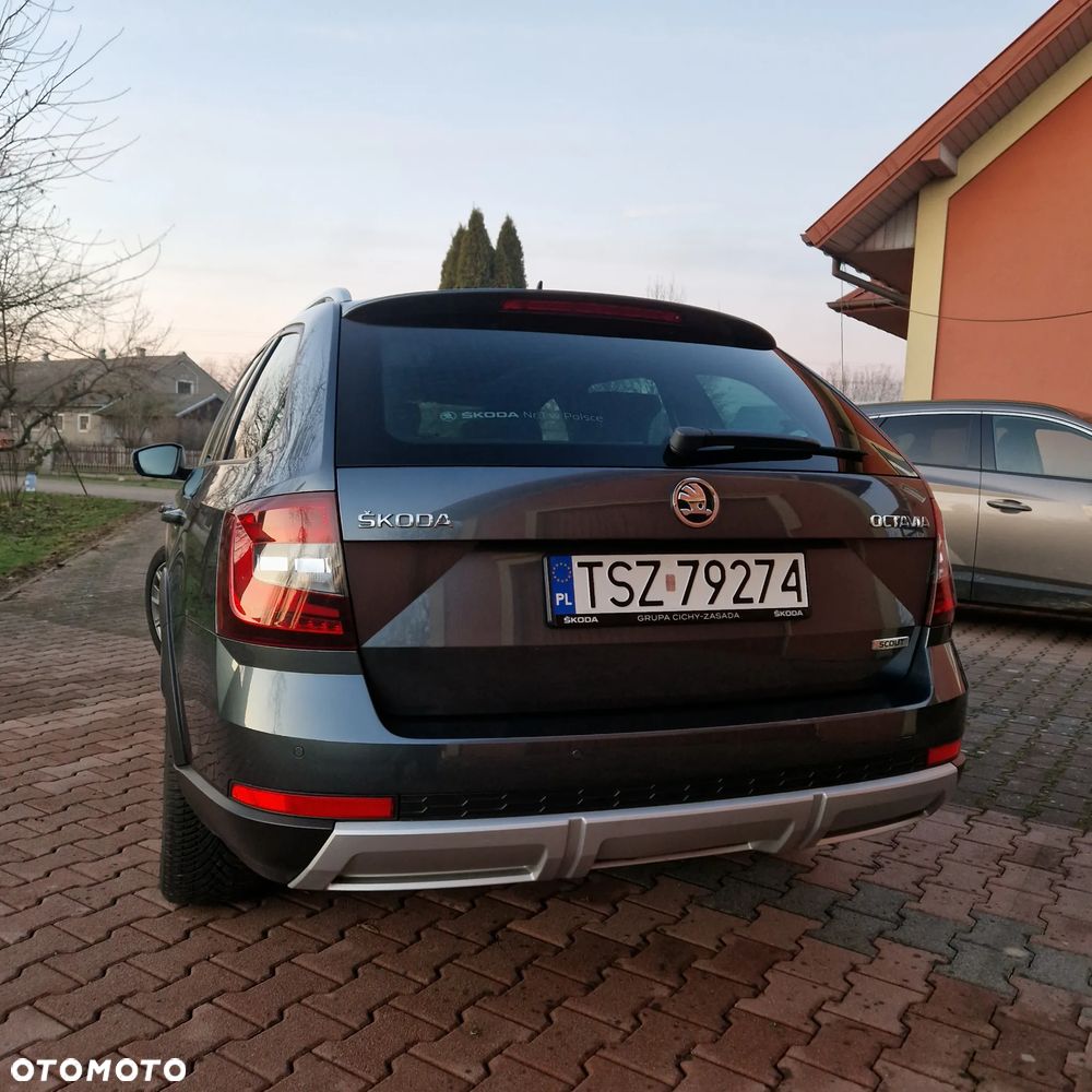 Skoda Octavia Scout 2.0 TDI 4x4 DSG - 39