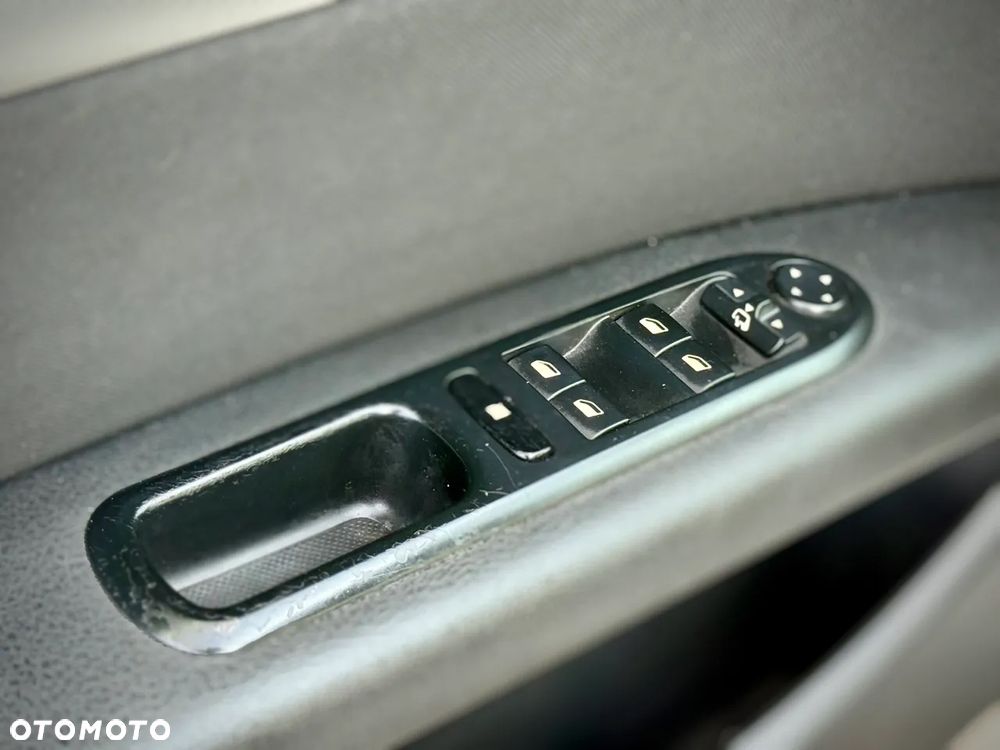 Peugeot 407 2.0 HDI Premium - 21