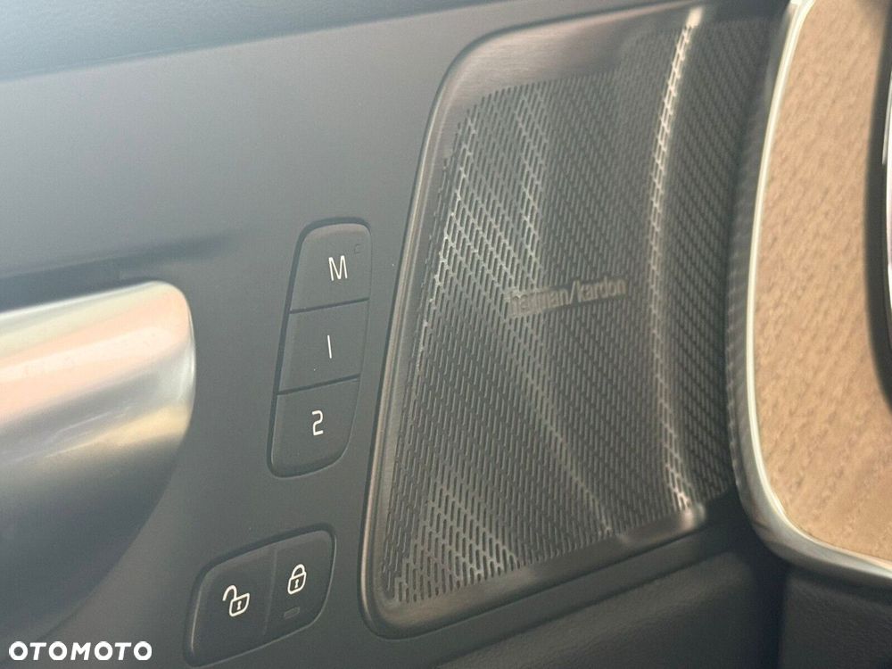 Volvo XC 60 - 33
