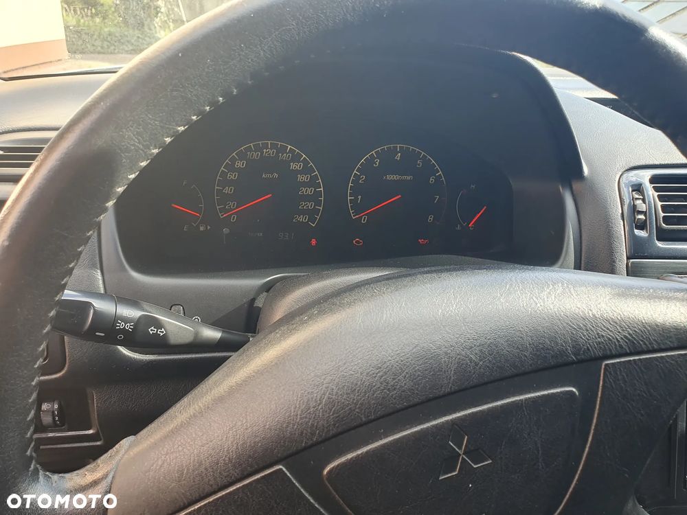 Mitsubishi Galant - 13