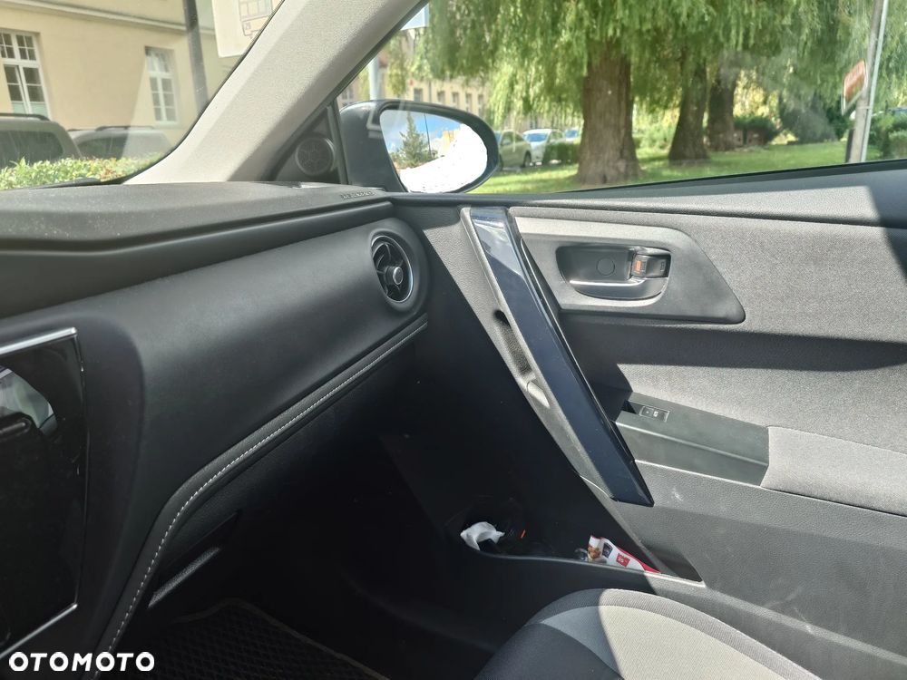 Toyota Auris - 9