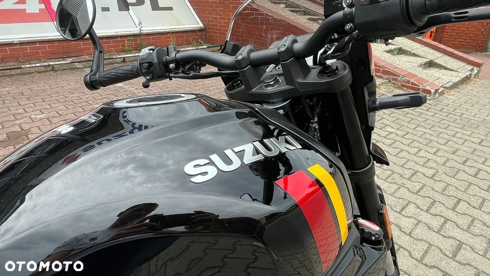 Suzuki GSX - 7