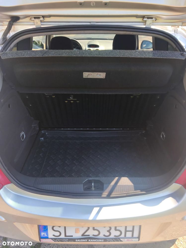 Opel Corsa 1.2 16V Enjoy - 11