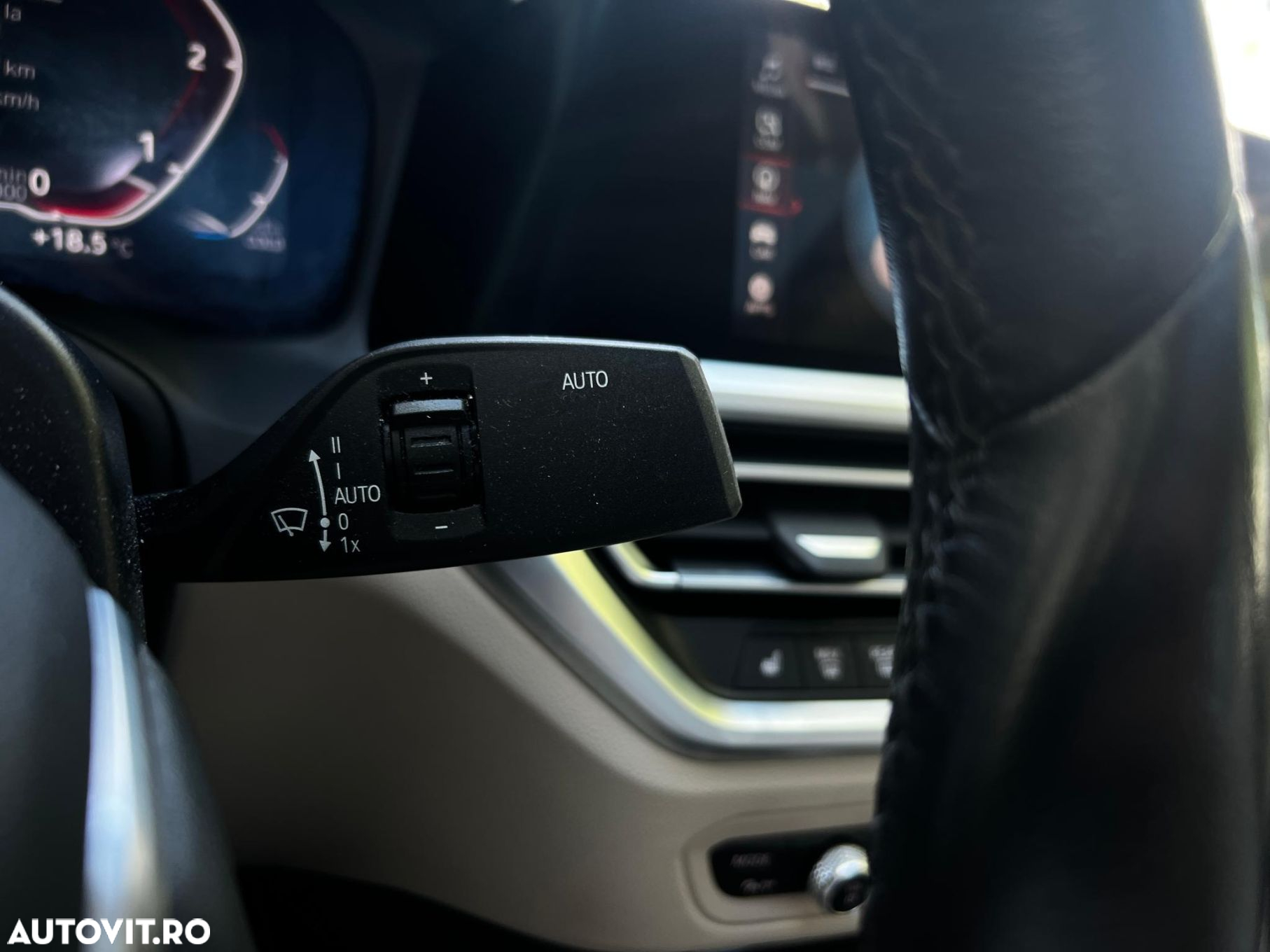 BMW Seria 3 318d Aut. - 23