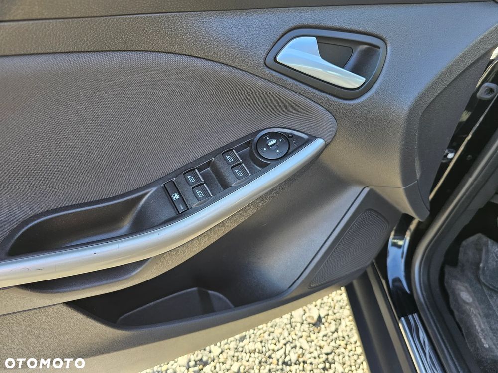Ford Focus 1.0 EcoBoost Trend - 26