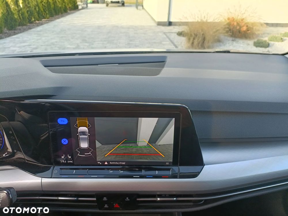 Volkswagen Golf - 24