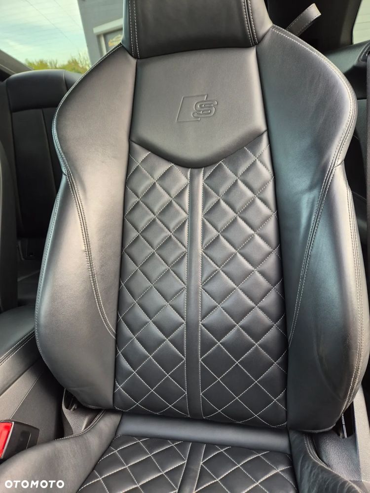 Audi TT S Coupé - 24