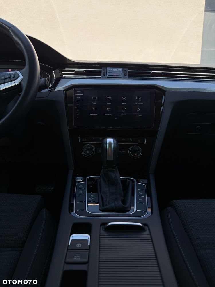 Volkswagen Passat 2.0 TDI SCR DSG Business - 20