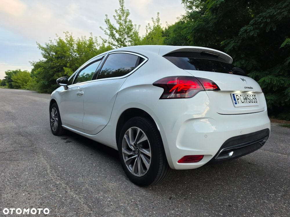 Citroën DS4 e-HDi 115 Chic - 12