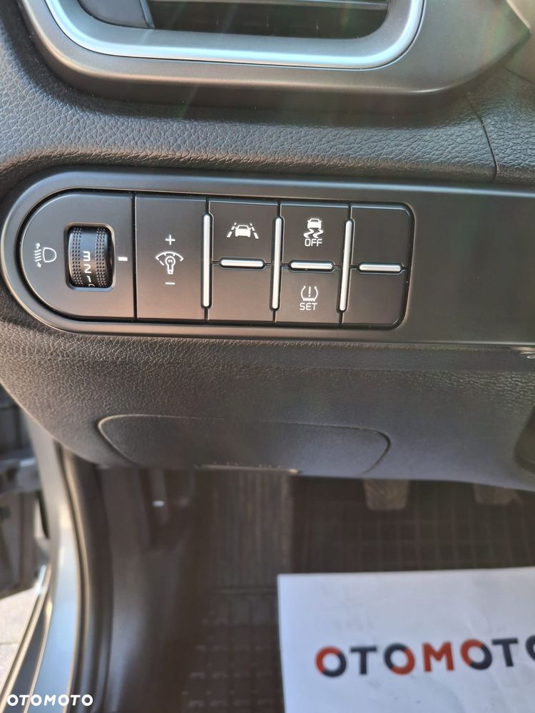 Kia Ceed 1.6 CRDi mHEV M - 19