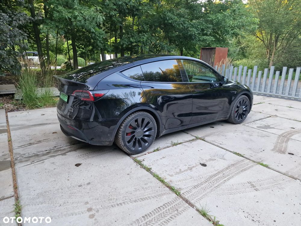 Tesla Model Y Performance AWD - 2