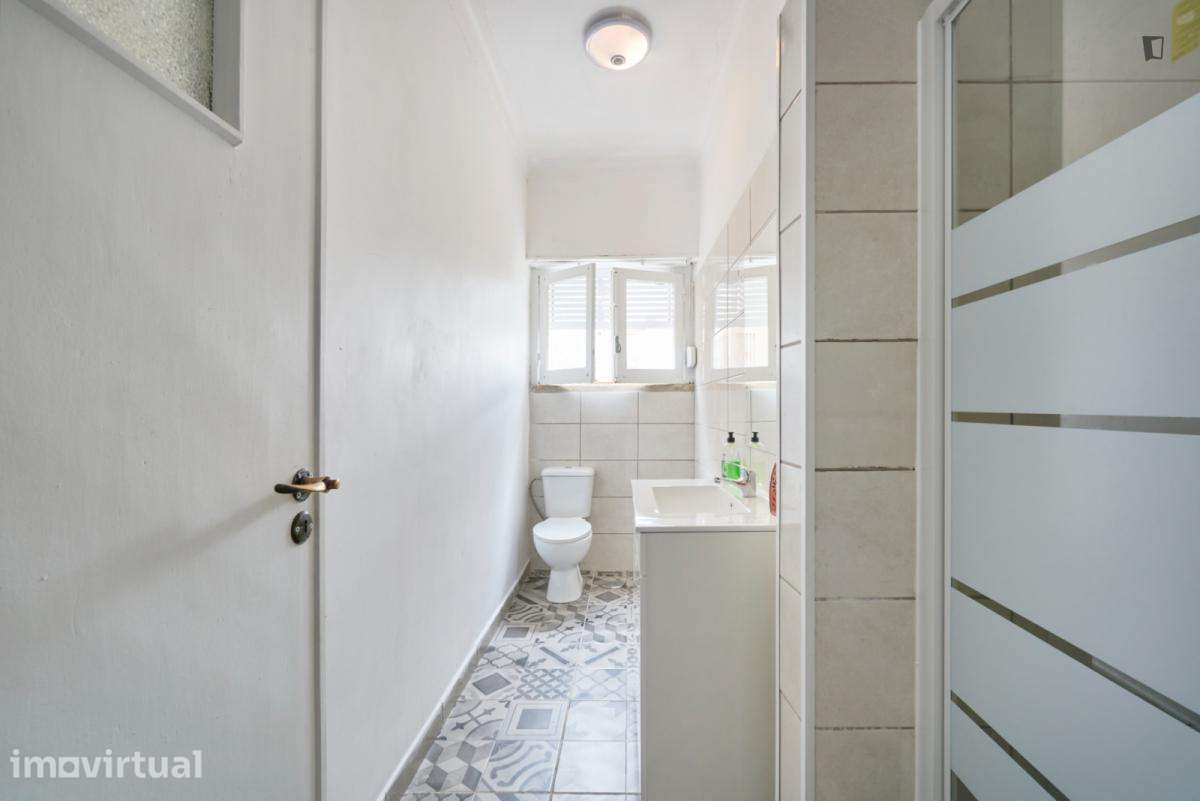 Quarto - localizado em Entrecampos Lisbon - Grande imagem: 2/34