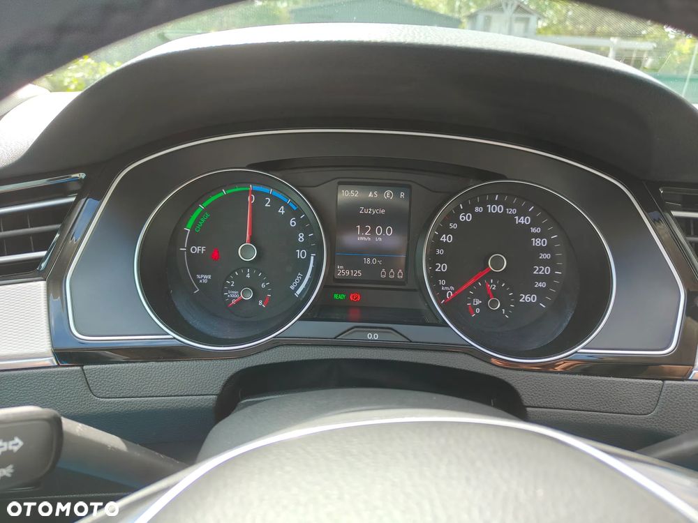 Volkswagen Passat - 23