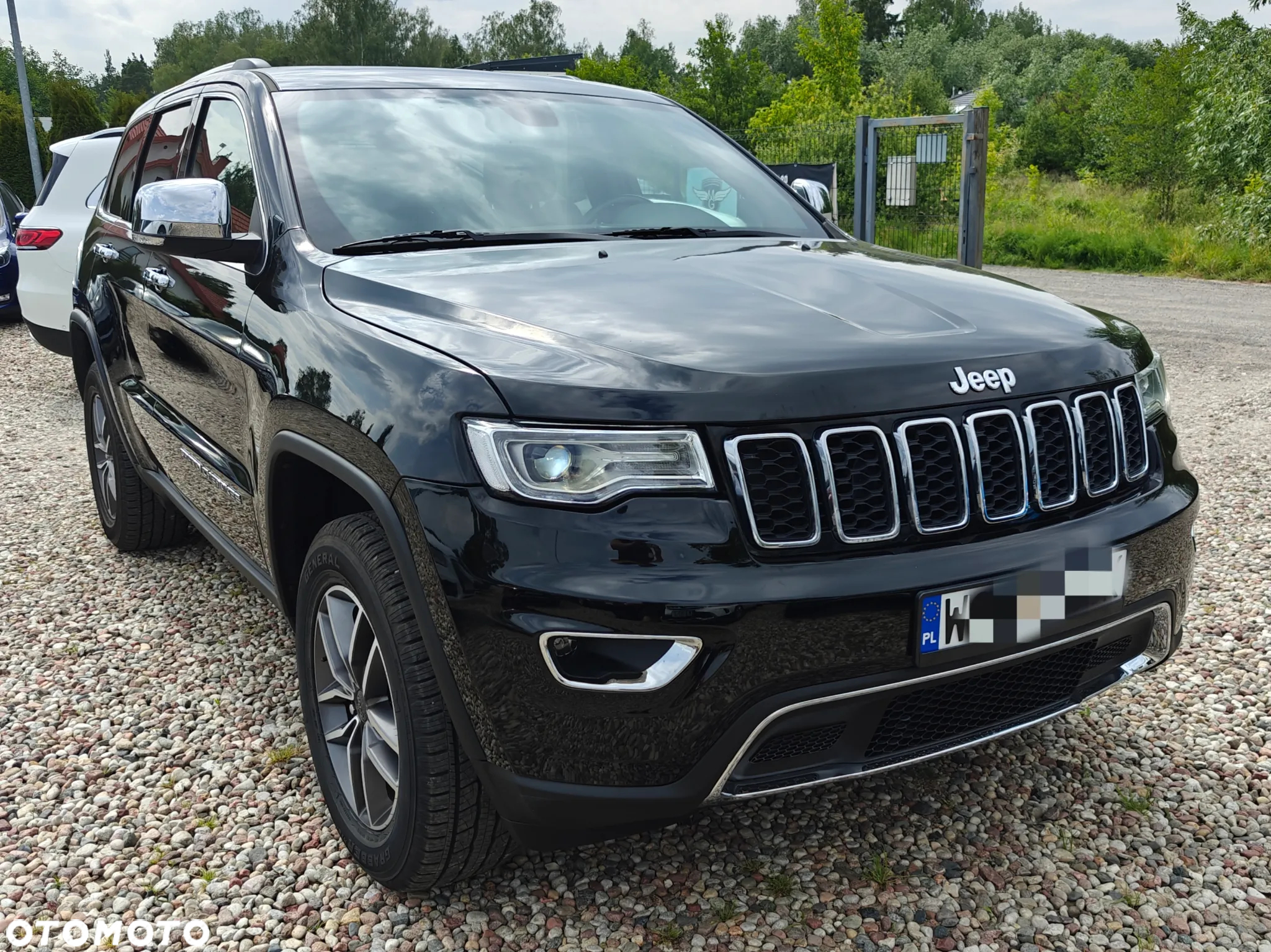 Jeep Grand Cherokee - 11