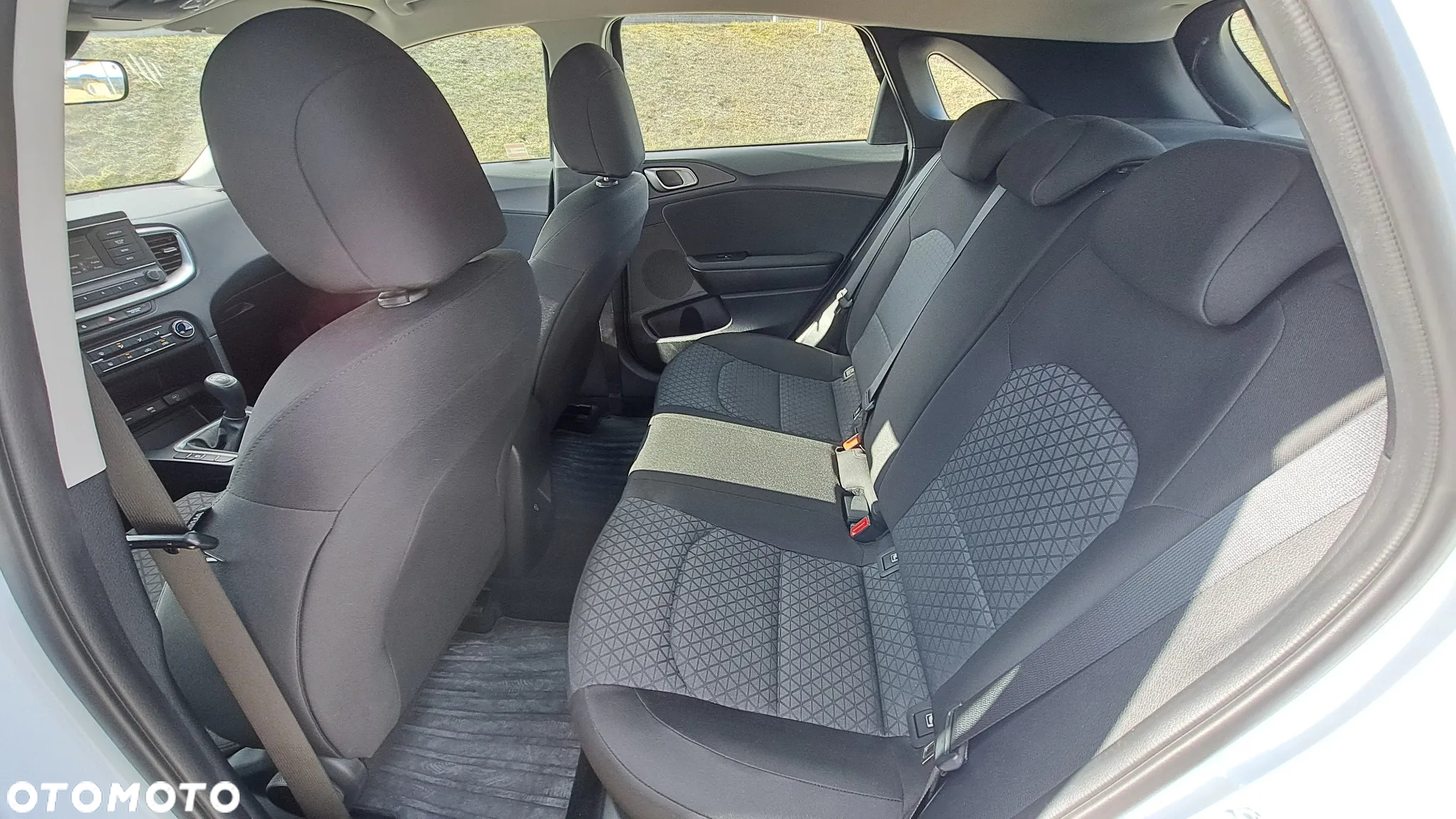Kia Ceed 1.5 T-GDI S - 36