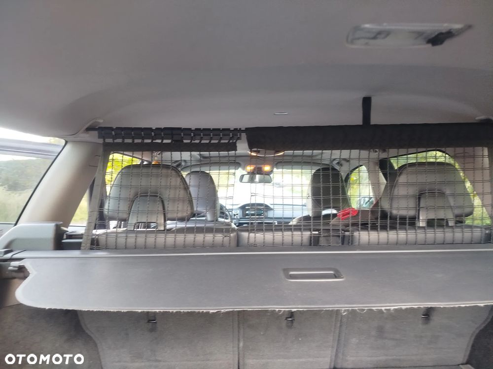 Volvo V70 D3 R-Design - 11