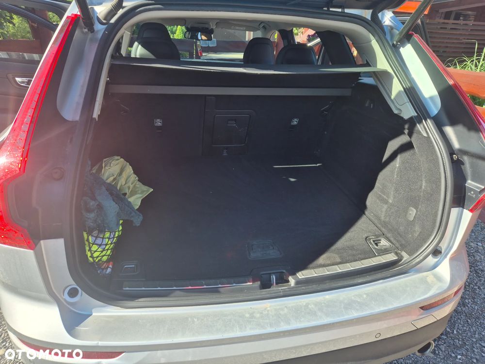 Volvo XC 60 D4 AWD Momentum - 11