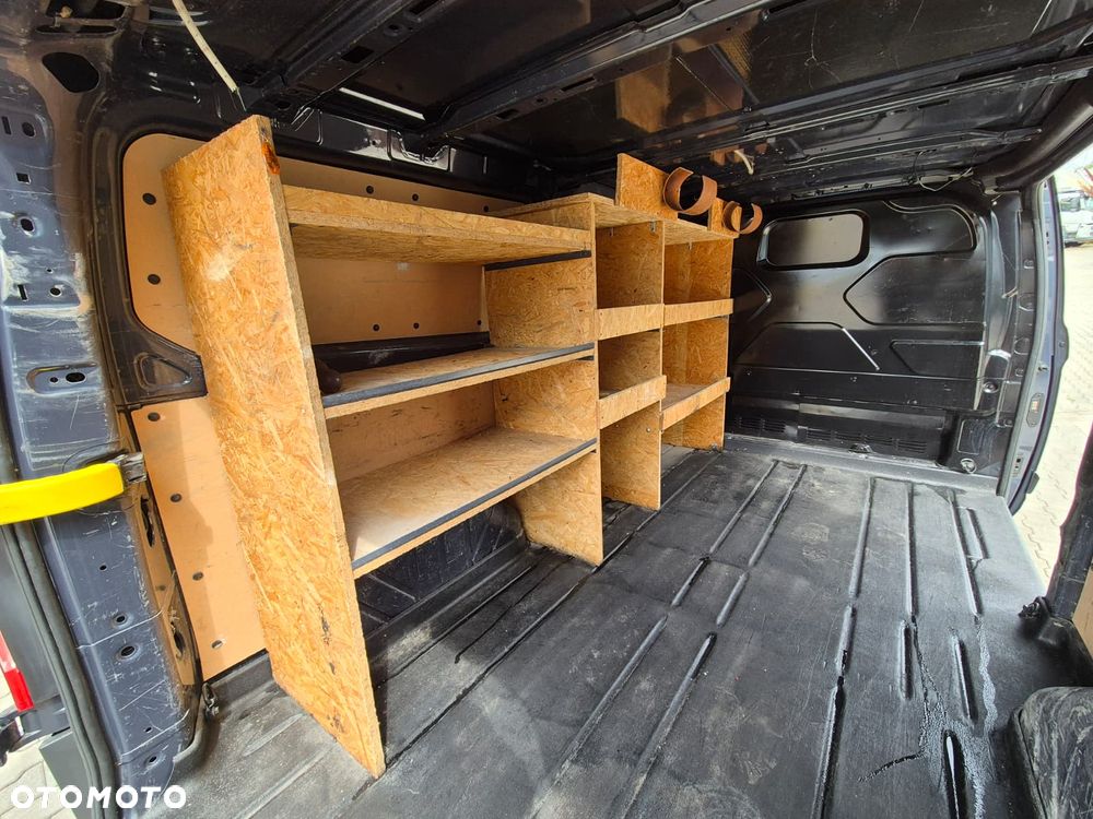 Ford TRANSIT CUSTOM 2.2 TDCi / L2H1 / LONG / BEZWYPADKOWY / SERWISOWANY / ZADBANY / HAK / GWARANCJA / 2800KG NA HAKU - 19