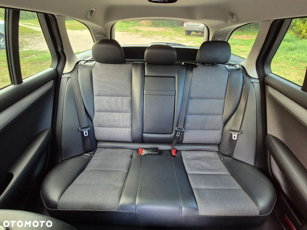 Mercedes-Benz Klasa C 180 BlueEFFICIENCY Avantgarde - 35