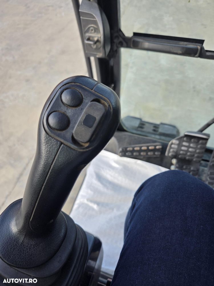 Hitachi ZX135US-6, 16t,2019, 3.736h, ROTIRE IN GABARIT, LAMA, 2 inst hidr pe brate, PADURI NOI, consum mediu 9,5l/h, Gresare automata, CUPLA RAPIDA +CUPE EXCARE+Cupa taluz, latime 2,5m, Camere spate si laterale, posibil leasing 3 ani, PROMOTIE 86.900 EUR+Tva - 40