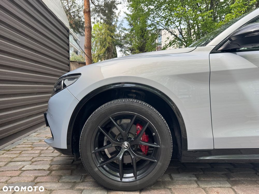 Alfa Romeo Stelvio - 4