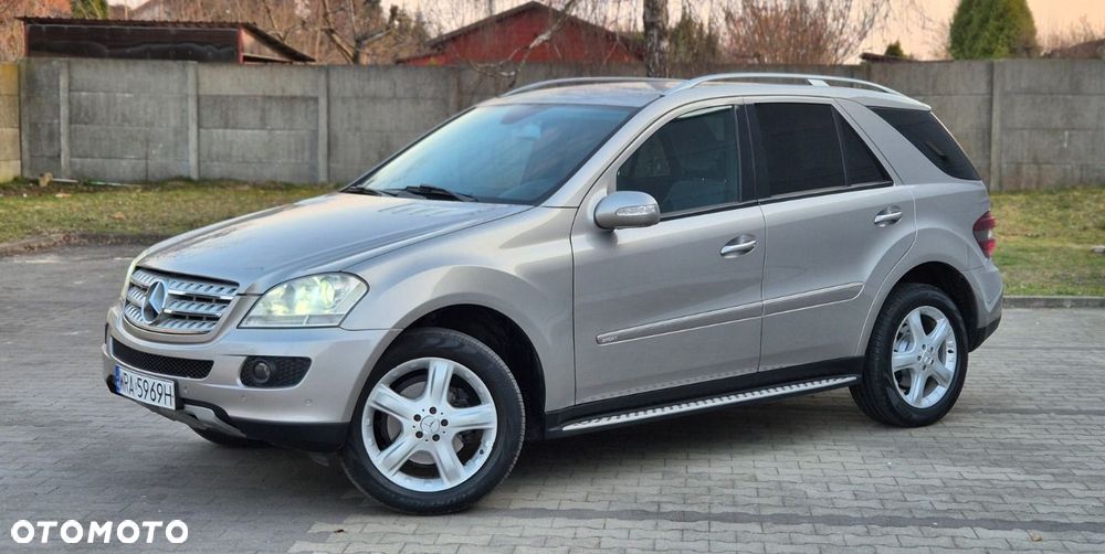 Mercedes-Benz ML 320 CDI 4Matic 7G-TRONIC Edition 10 - 24