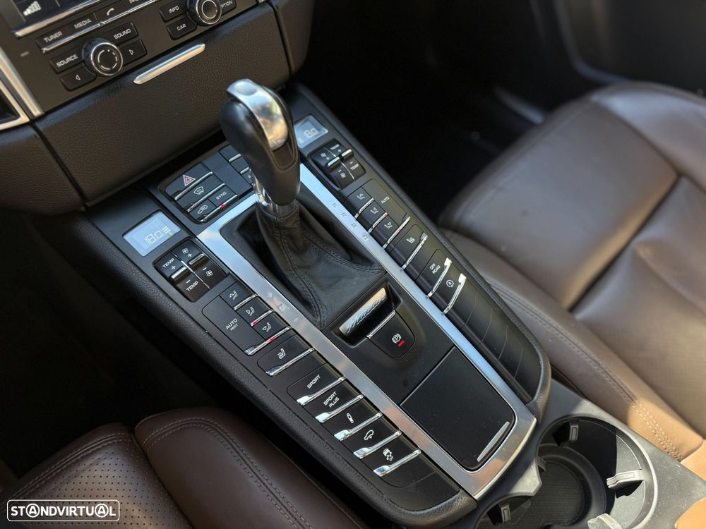 Porsche Macan S - 39
