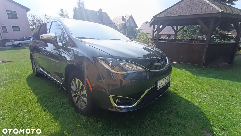 Chrysler Pacifica - 6