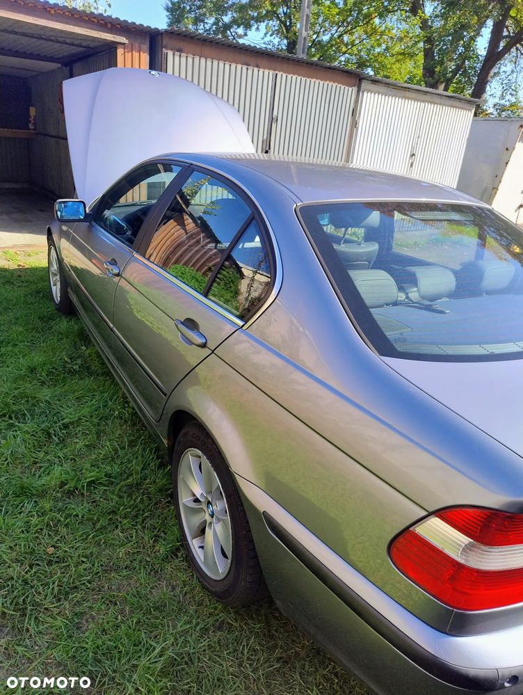 BMW Seria 3 2004 photo 3