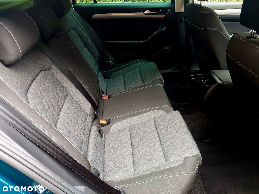 Volkswagen Passat 2.0 TDI EVO Business DSG - 20