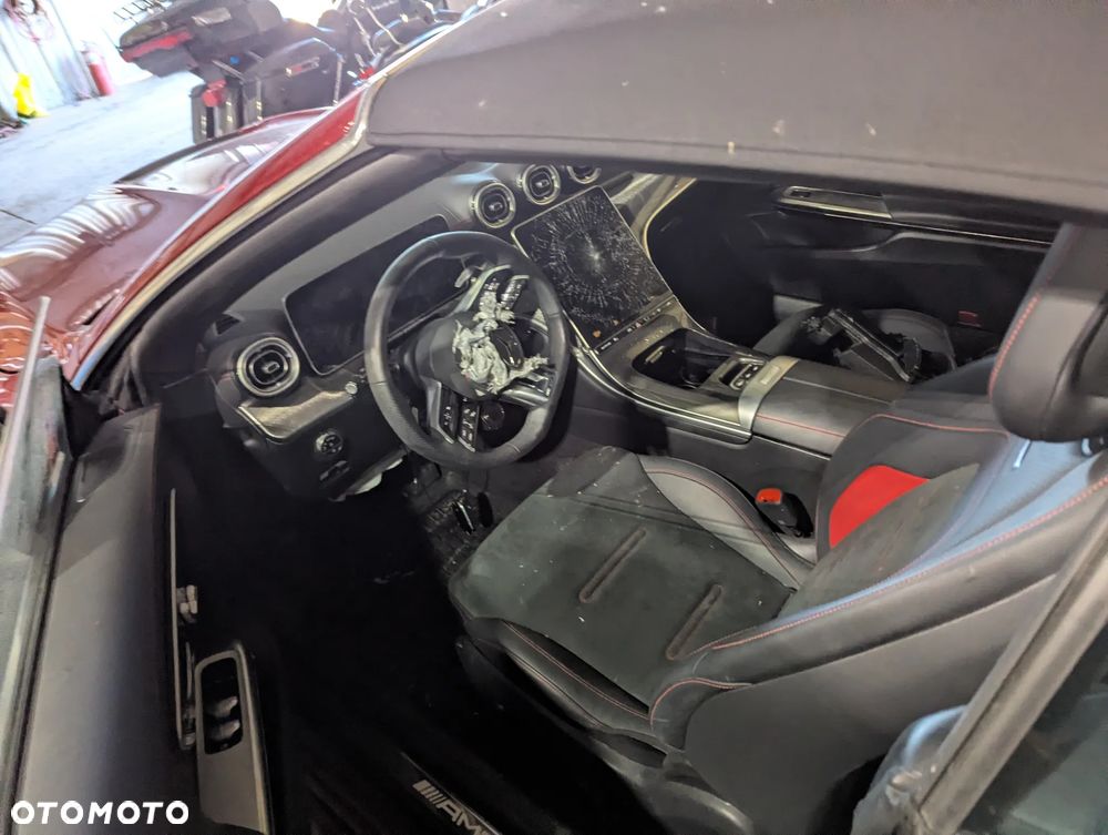 Mercedes-Benz CLE Mercedes-AMG 53 4MATIC+ AMG SPEEDSHIFT TCT 9G - 12