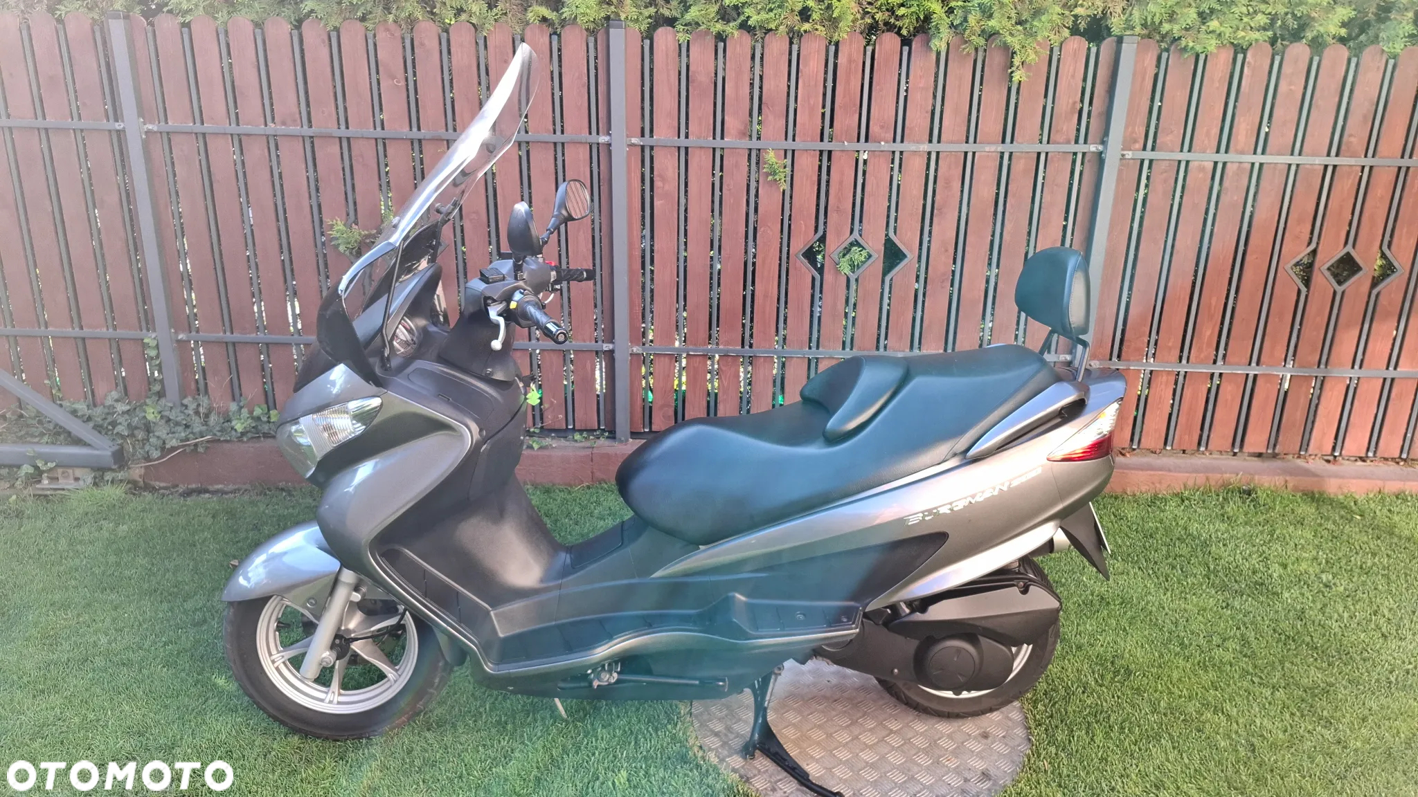 Suzuki Burgman - 11