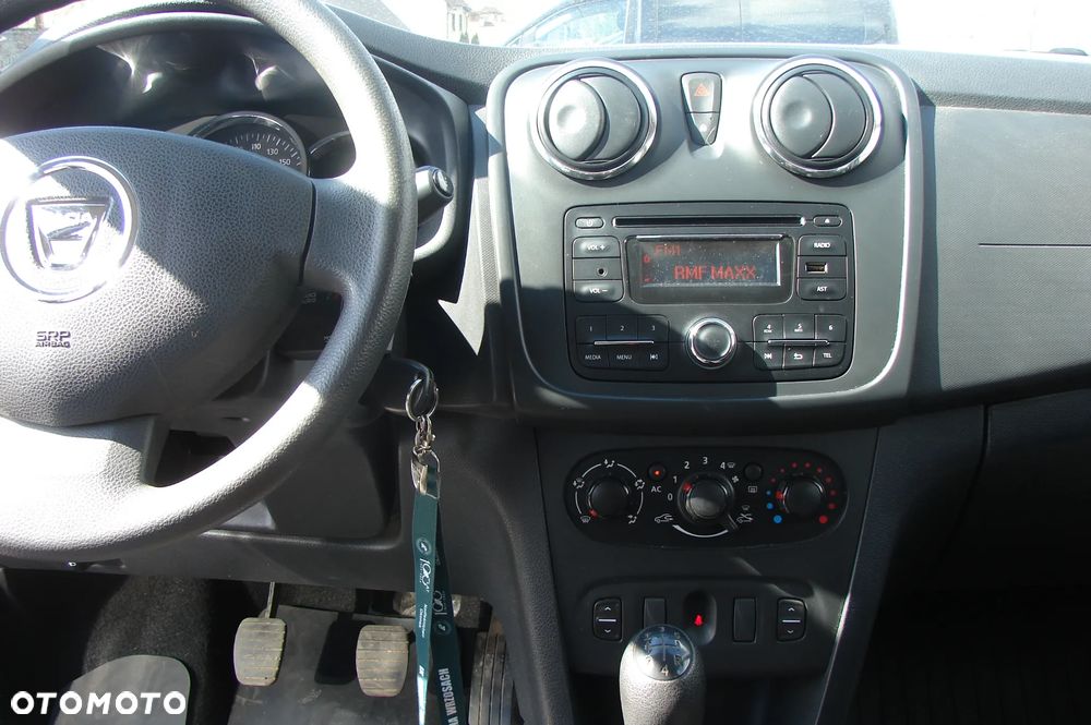 Dacia Sandero - 8