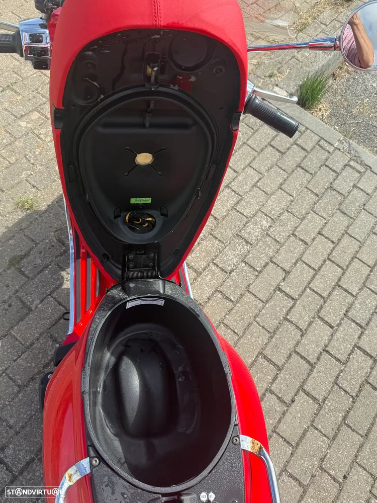 Vespa Primavera ABS Product Red - 9