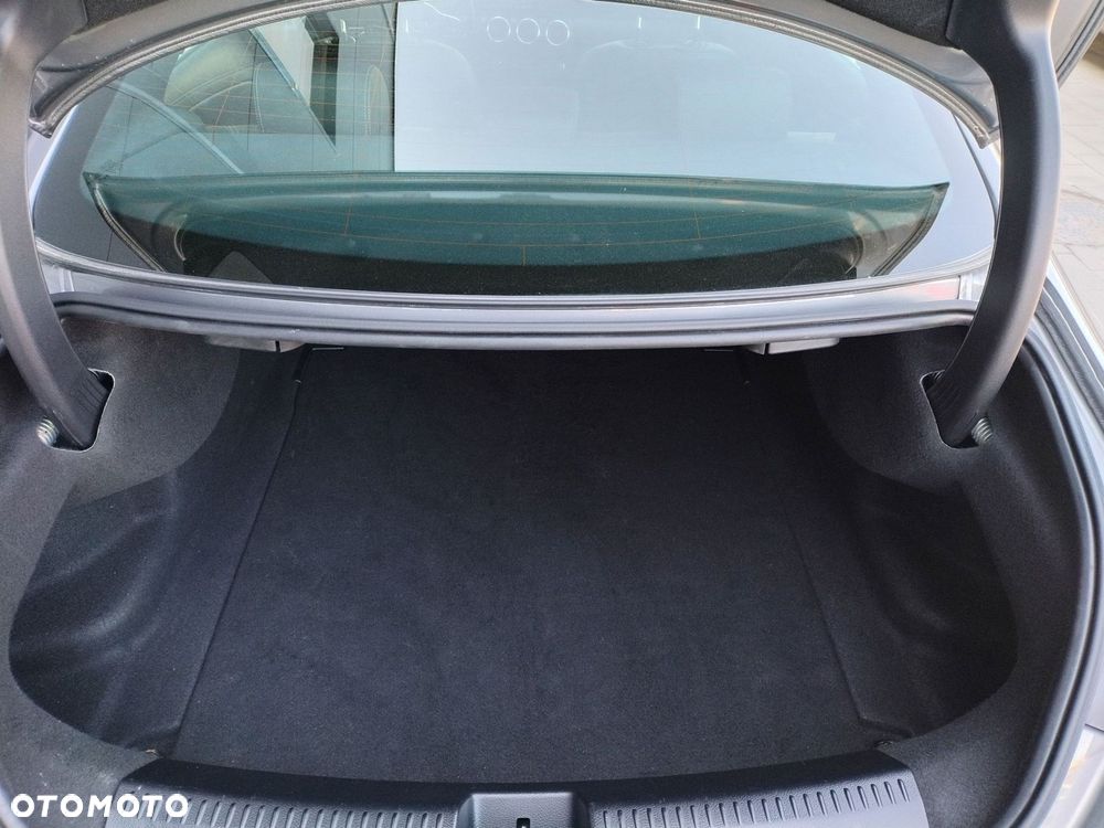 Mercedes-Benz CLA 200 7G-DCT - 17