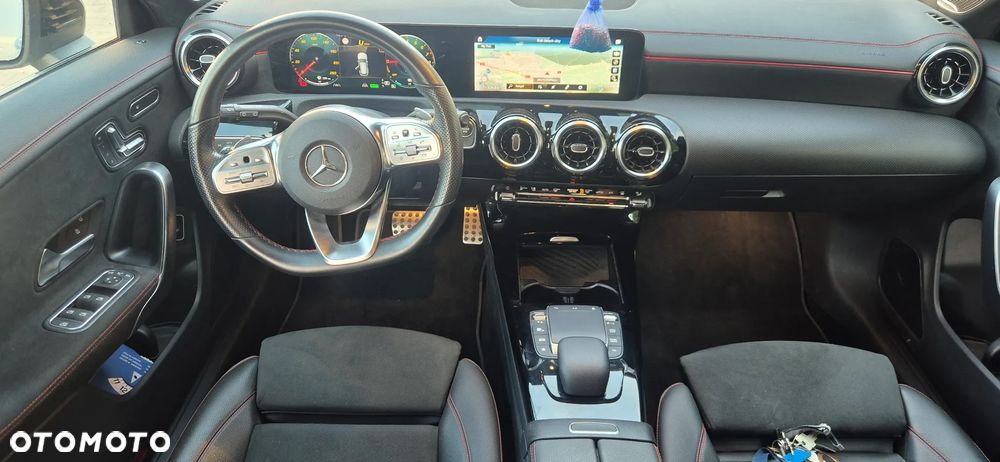 Mercedes-Benz CLA 250 e 8G-DCT AMG Line - 17