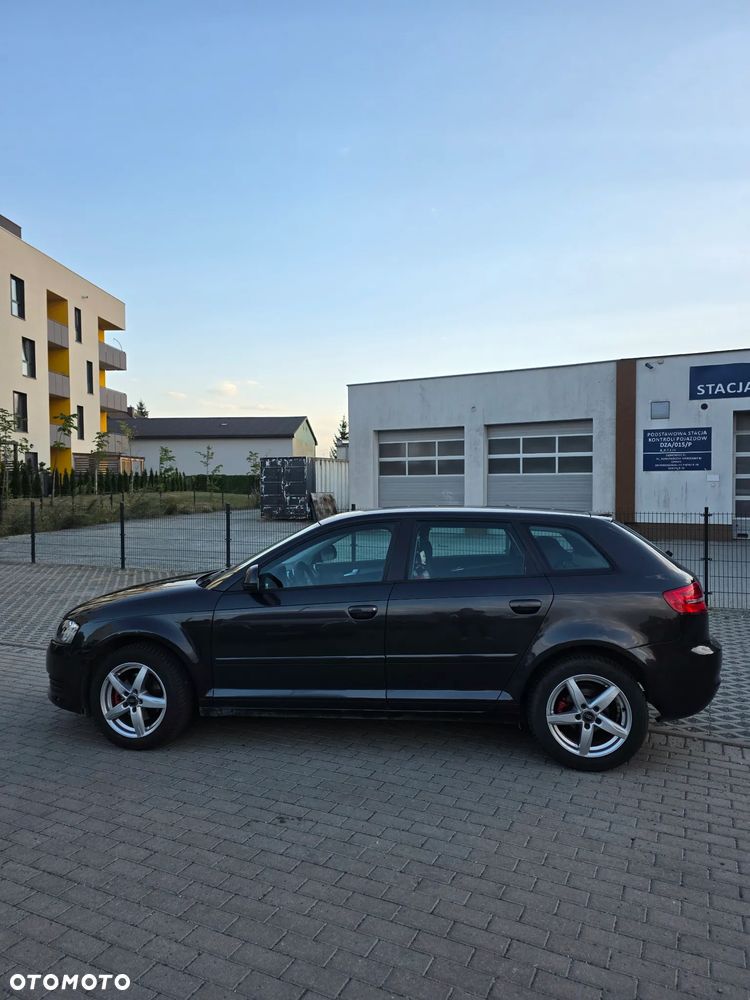 Audi A3 Sportback 1.6 TDI DPF Ambiente - 6